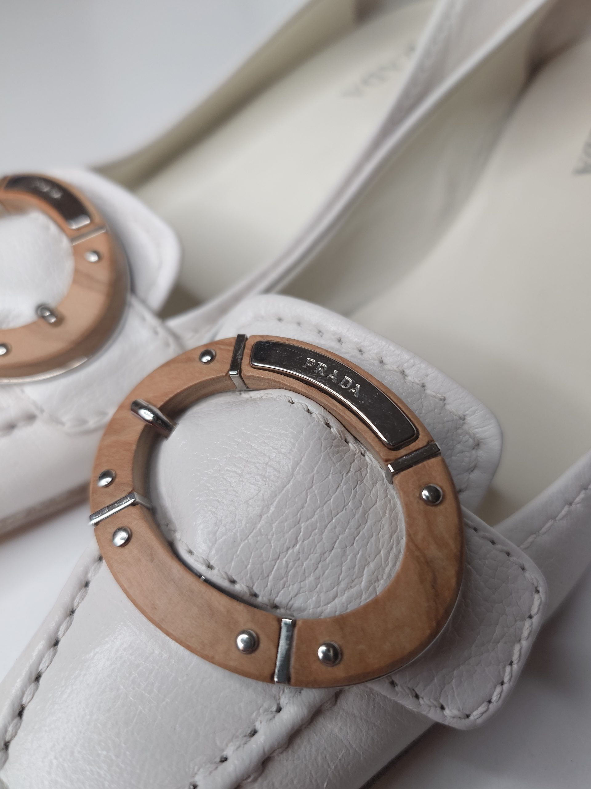 premium leather restoration in Stockholm